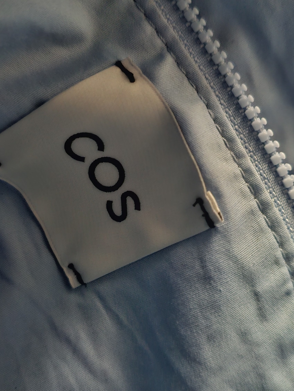 COS Ripple Crossbody - Picture 3 of 5
